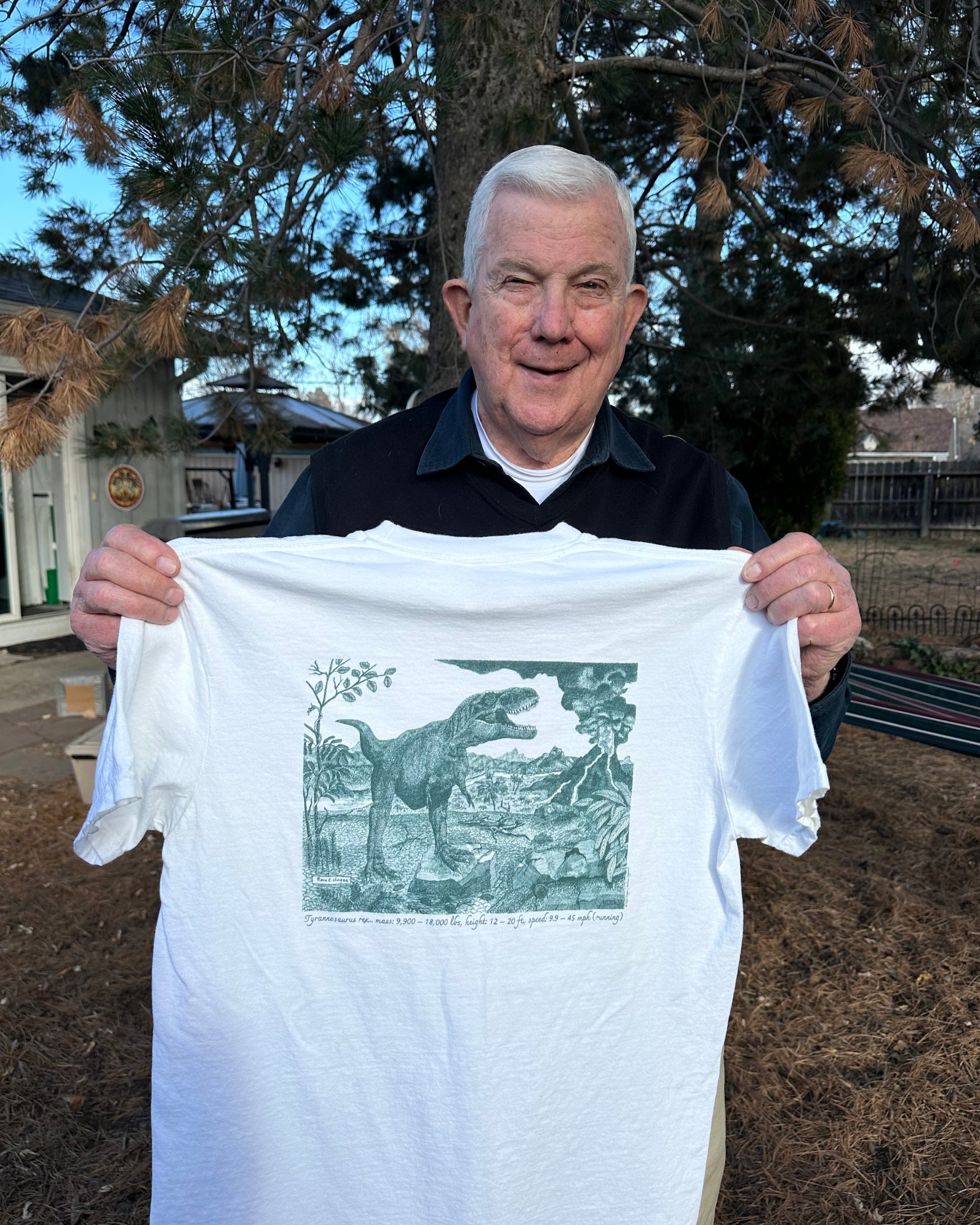 Logo for our retro and vintage style apparel/tshirt company featuring artists