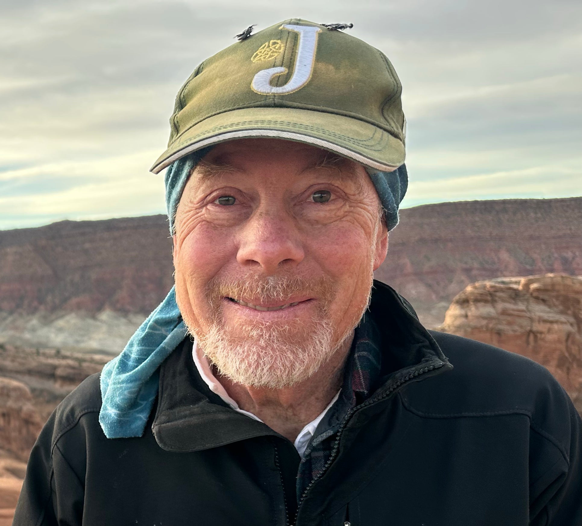 Logo for our retro and vintage style apparel/tshirt company featuring artists